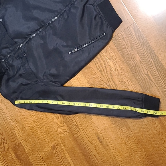 Guess Men's Black Lightweight Bomber (Sz M) - Picture 13 of 13